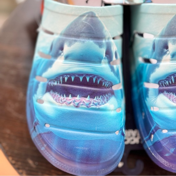 Rugged Shark Men's Size 10 Shark Week Clogs NWT Discovery Channel Blue Orange - Picture 7 of 10
